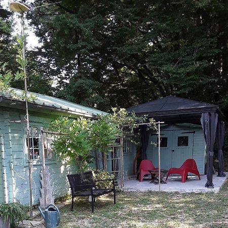 Le Chalet De La Grenouille Verte Tursac 외부 사진